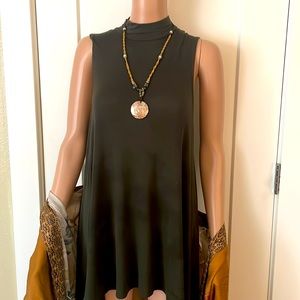 Women’s medium casual marine green olive crew tunic
